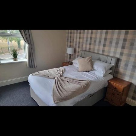 Cefn Mably Hotel Пенарт Екстериор снимка
