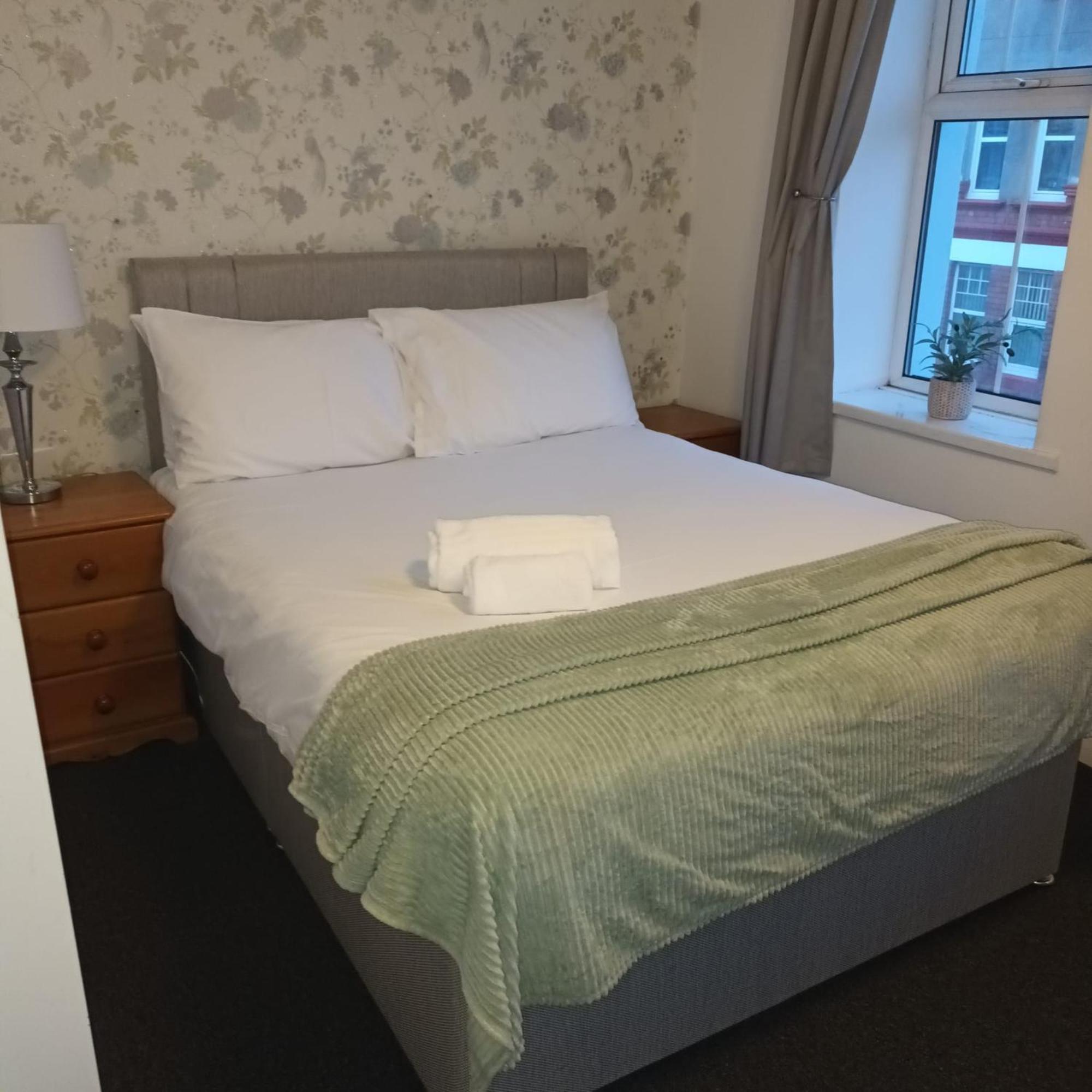 Cefn Mably Hotel Пенарт Екстериор снимка