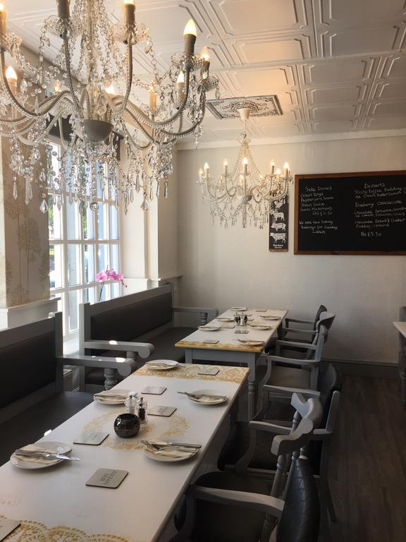 Cefn Mably Hotel Пенарт Екстериор снимка