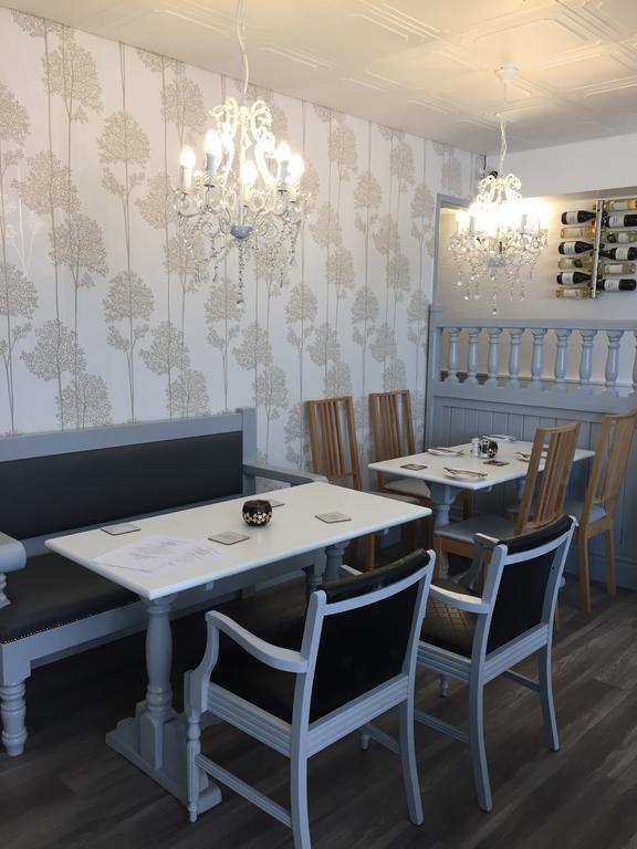 Cefn Mably Hotel Пенарт Екстериор снимка