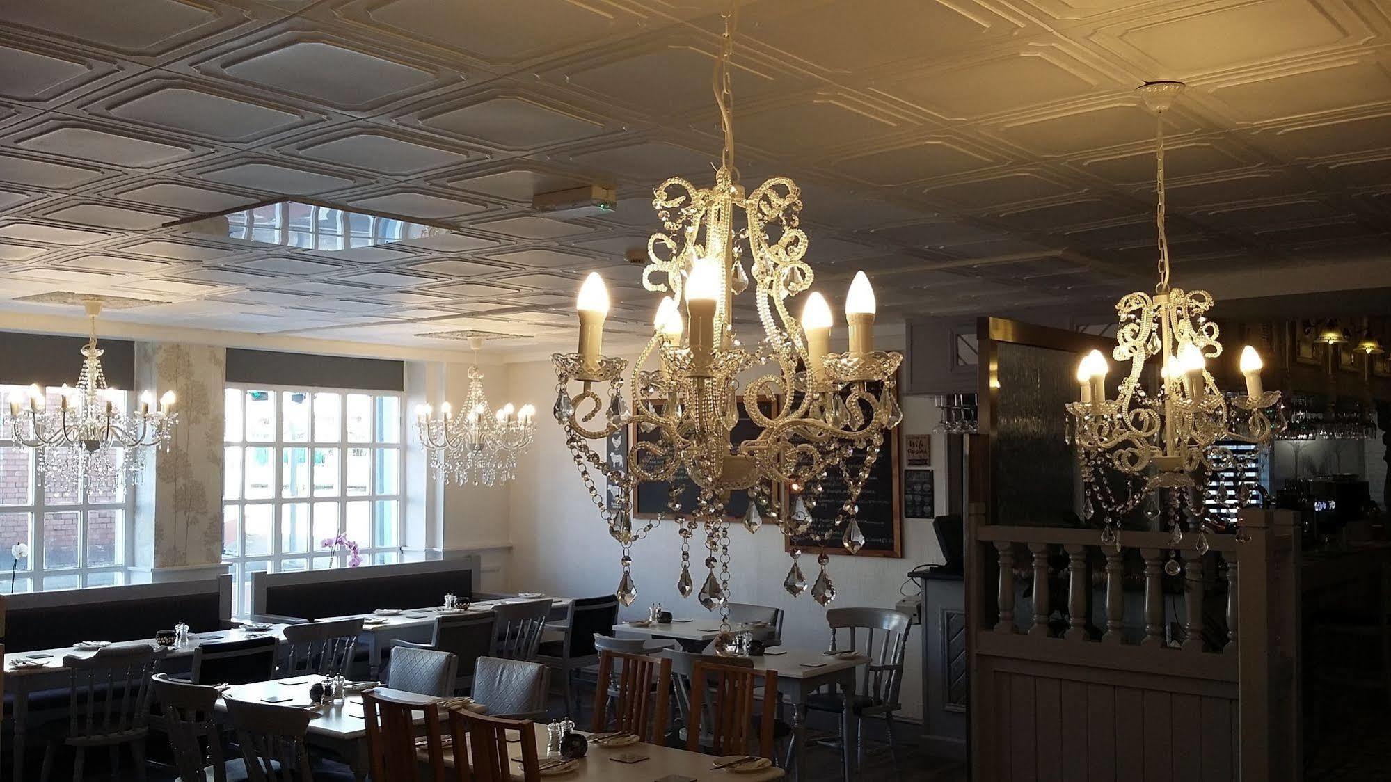 Cefn Mably Hotel Пенарт Екстериор снимка
