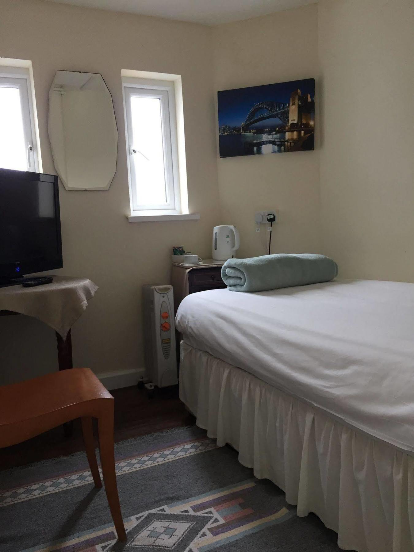 Cefn Mably Hotel Пенарт Екстериор снимка