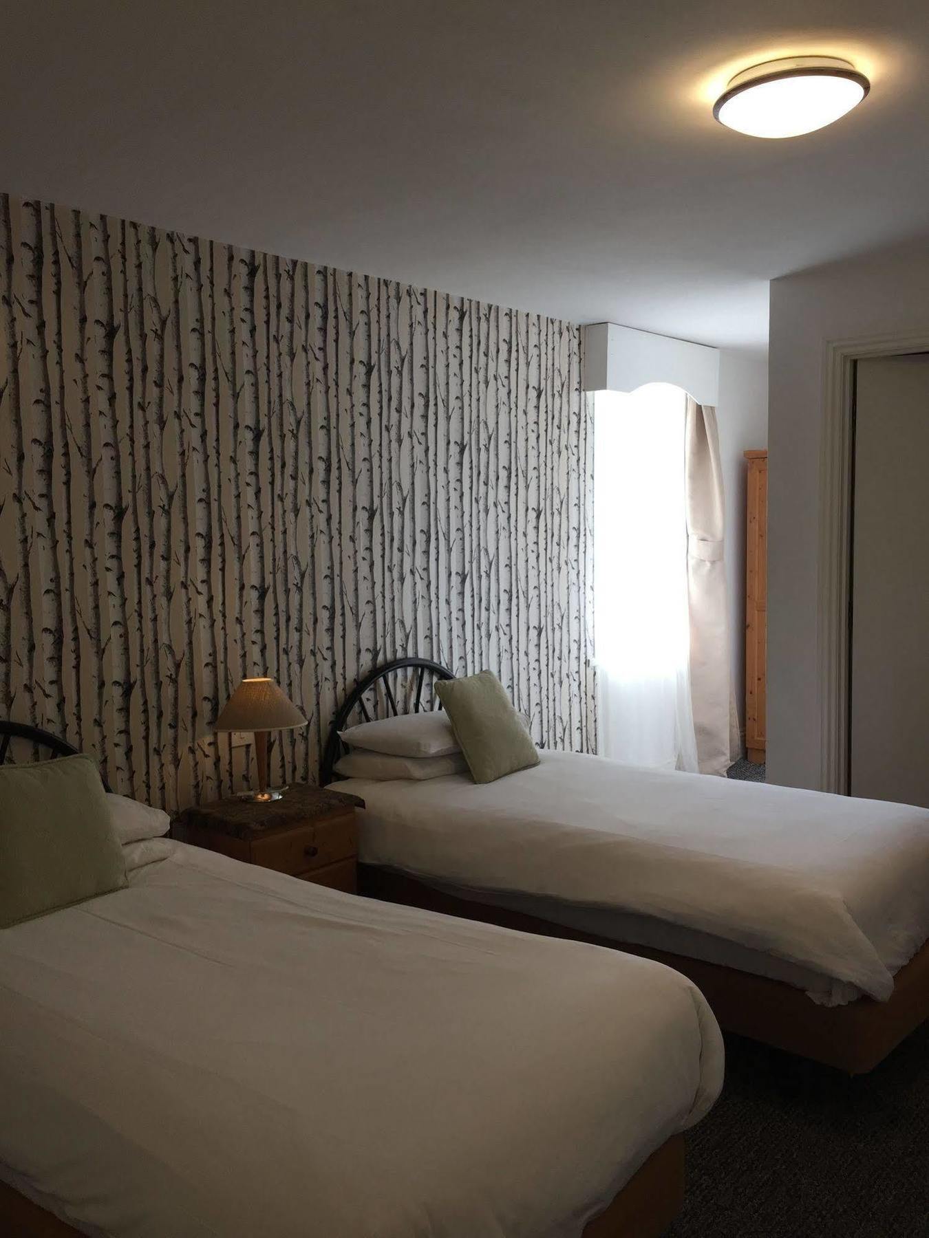 Cefn Mably Hotel Пенарт Екстериор снимка
