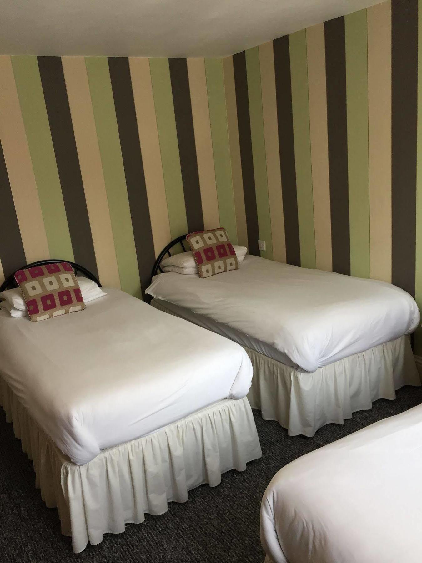 Cefn Mably Hotel Пенарт Екстериор снимка